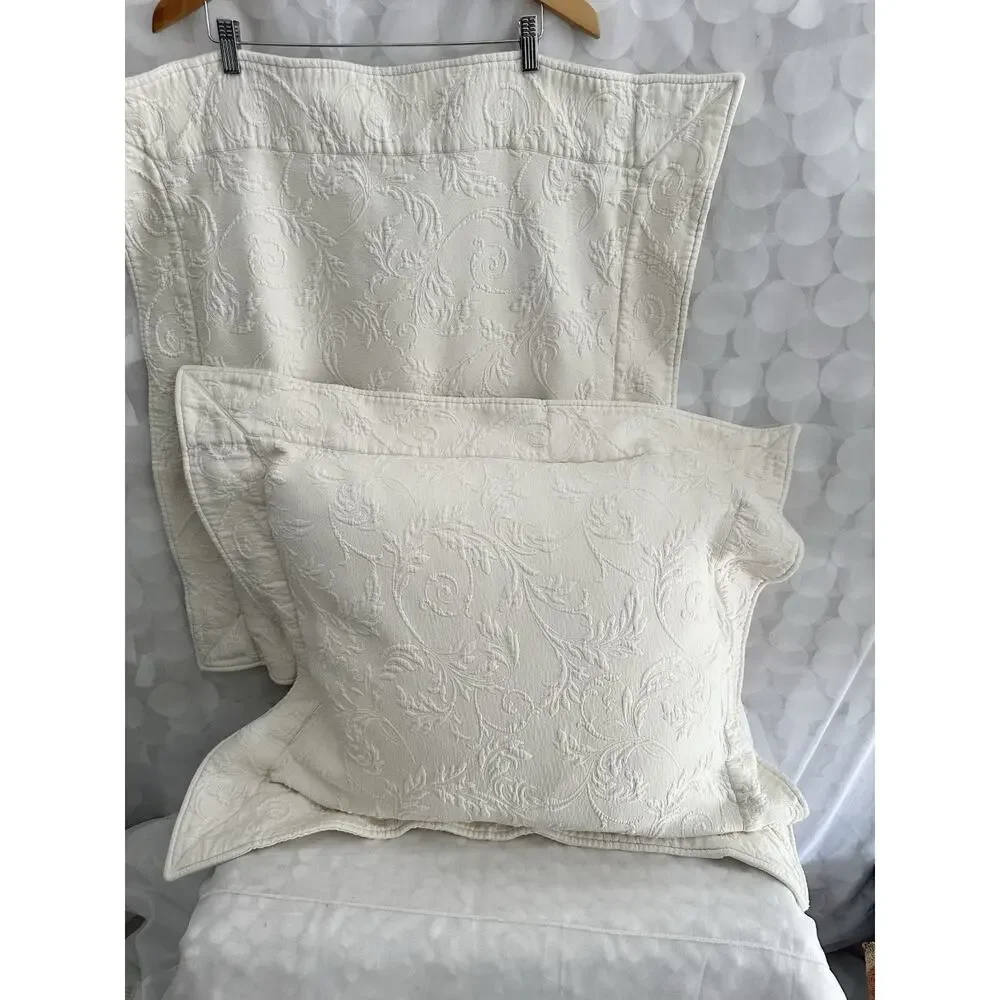 VTG Set Of Two Ivory Matelasse Pillow Shams Square Euro Fleur De Lis Brazil